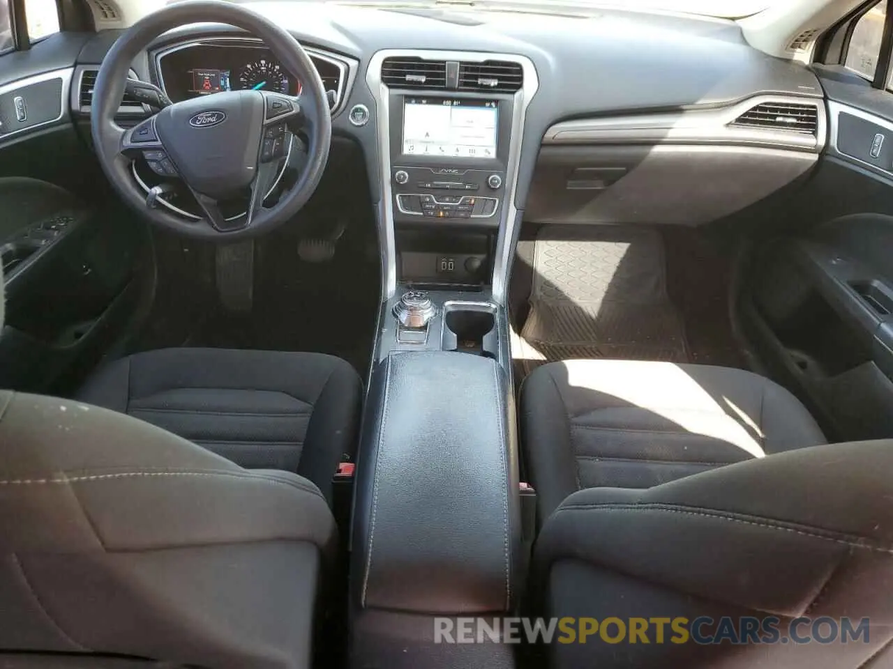 8 fotografías del automóvil dañado 3FA6P0LUXKR107053 FORD FUSION 2019