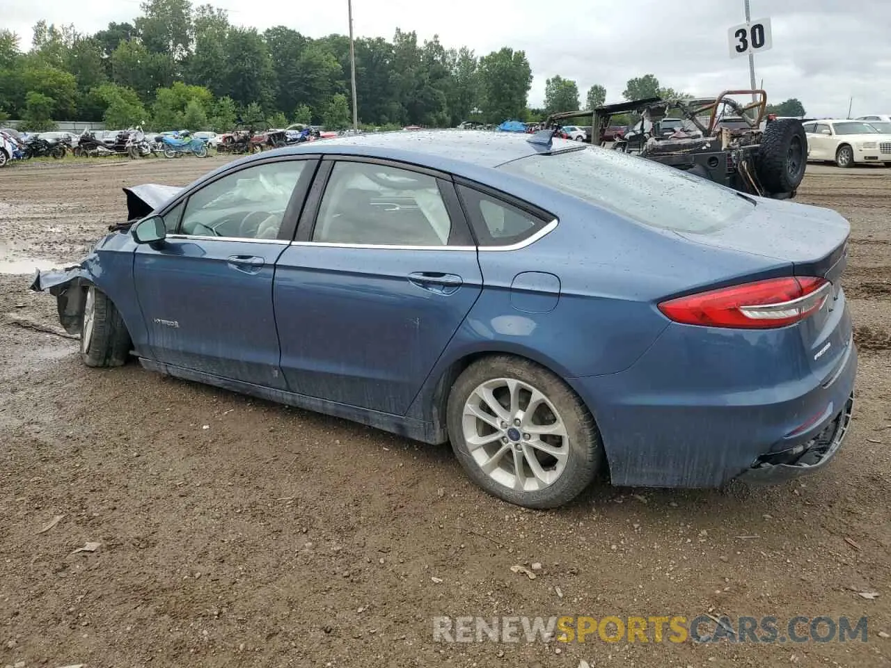 2 fotografías del automóvil dañado 3FA6P0LUXKR197921 FORD FUSION 2019