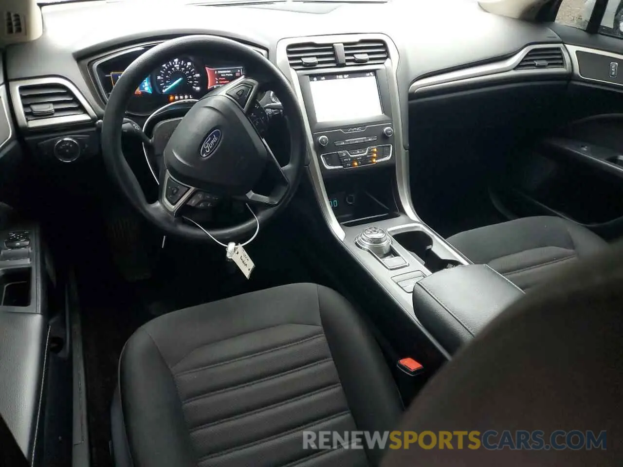 8 fotografías del automóvil dañado 3FA6P0LUXKR219173 FORD FUSION 2019