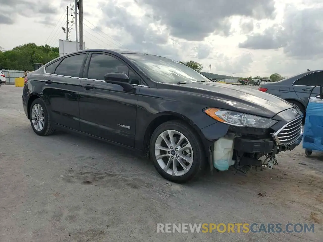 4 fotografías del automóvil dañado 3FA6P0LUXKR243750 FORD FUSION 2019