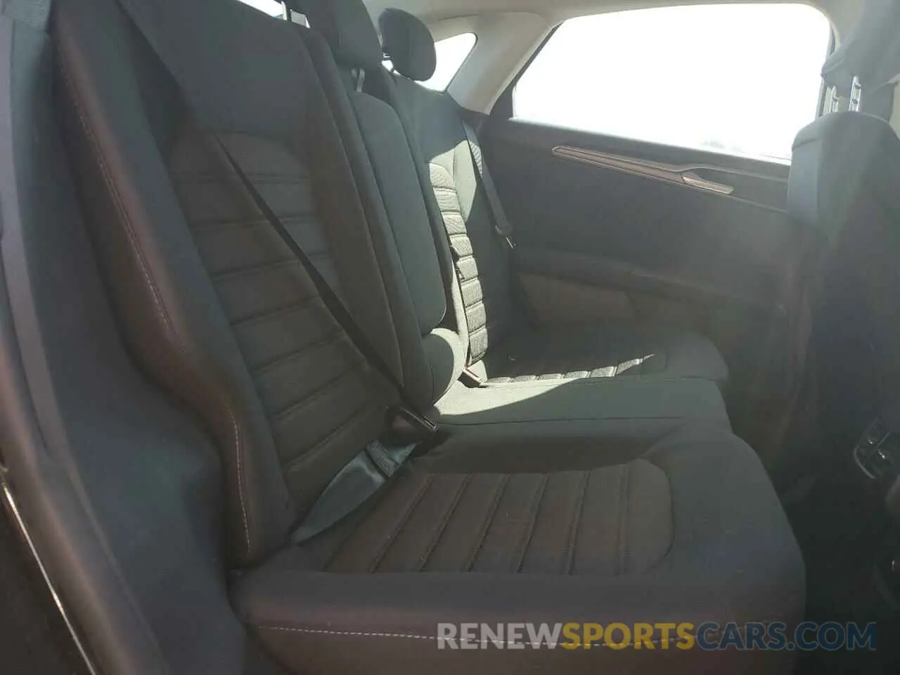 10 fotografías del automóvil dañado 3FA6P0LUXKR274464 FORD FUSION 2019