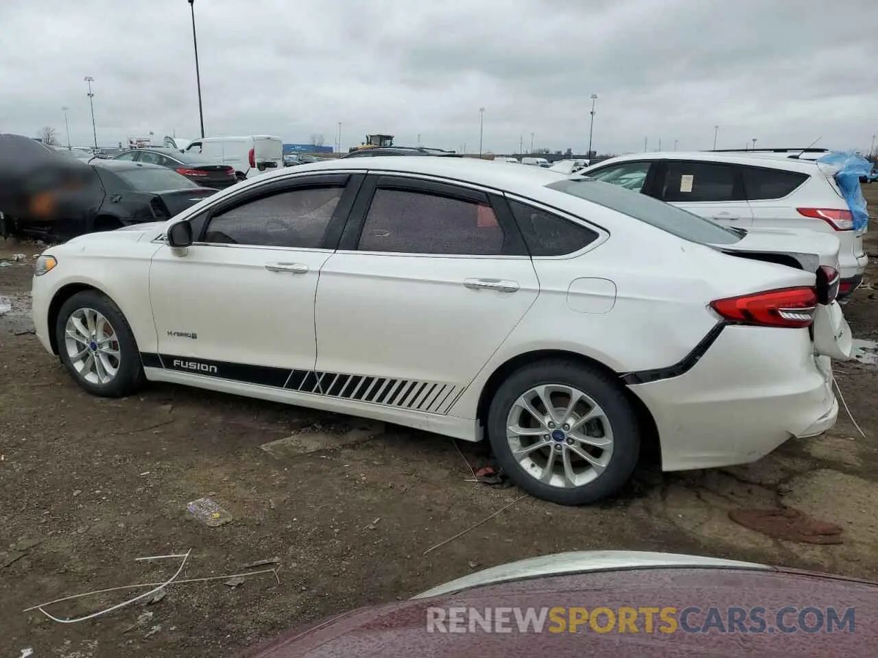 2 fotografías del automóvil dañado 3FA6P0MU6KR197445 FORD FUSION 2019