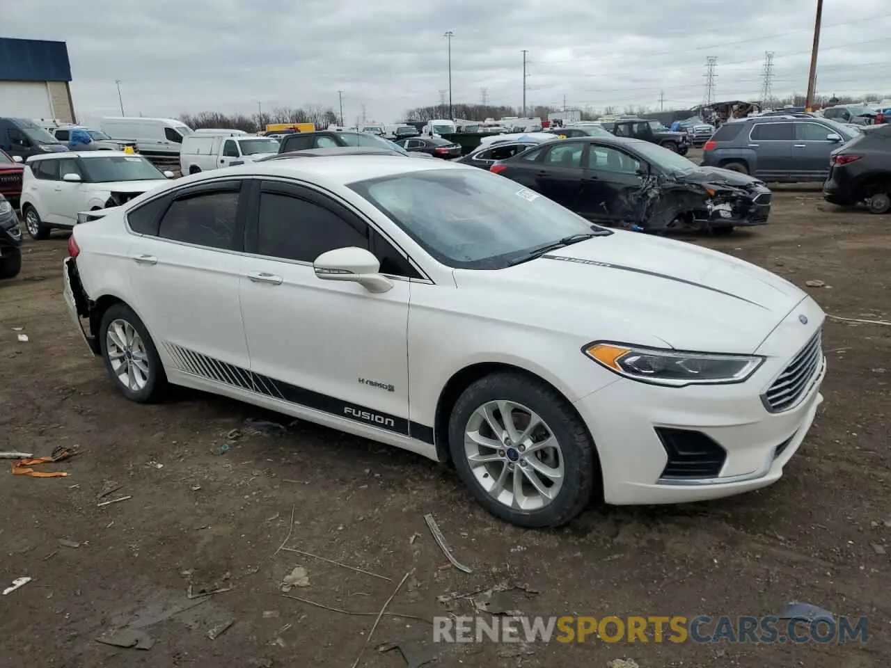 4 fotografías del automóvil dañado 3FA6P0MU6KR197445 FORD FUSION 2019
