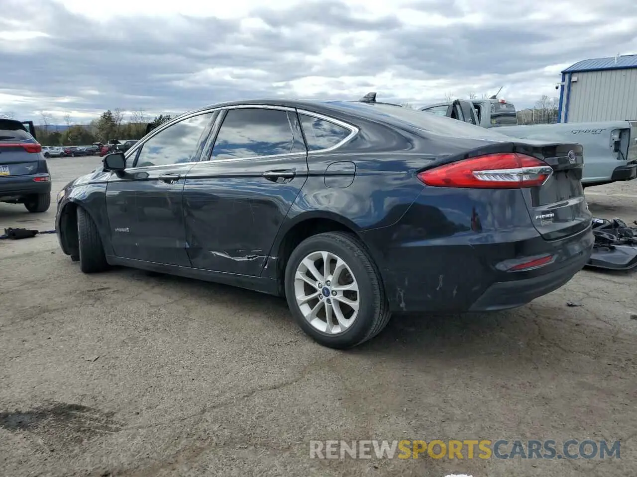 2 fotografías del automóvil dañado 3FA6P0MU7KR139828 FORD FUSION 2019