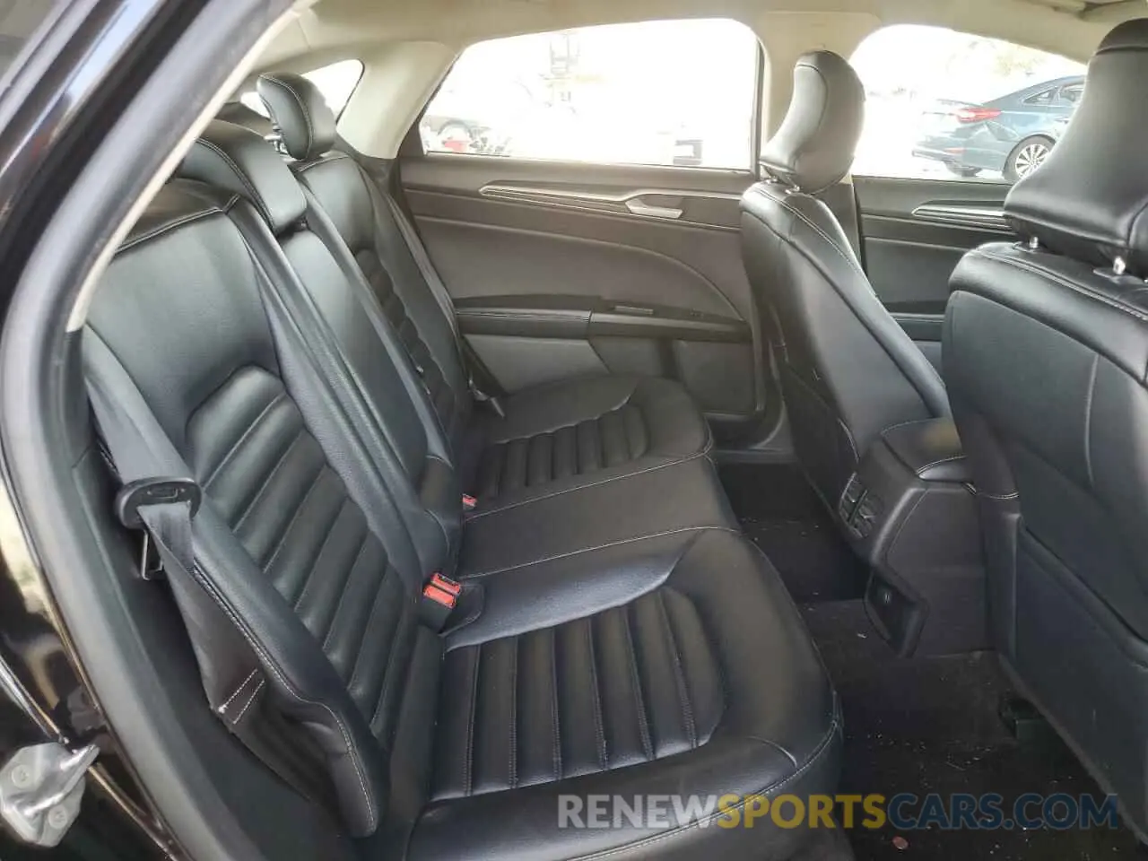 10 fotografías del automóvil dañado 3FA6P0MU8KR167010 FORD FUSION 2019