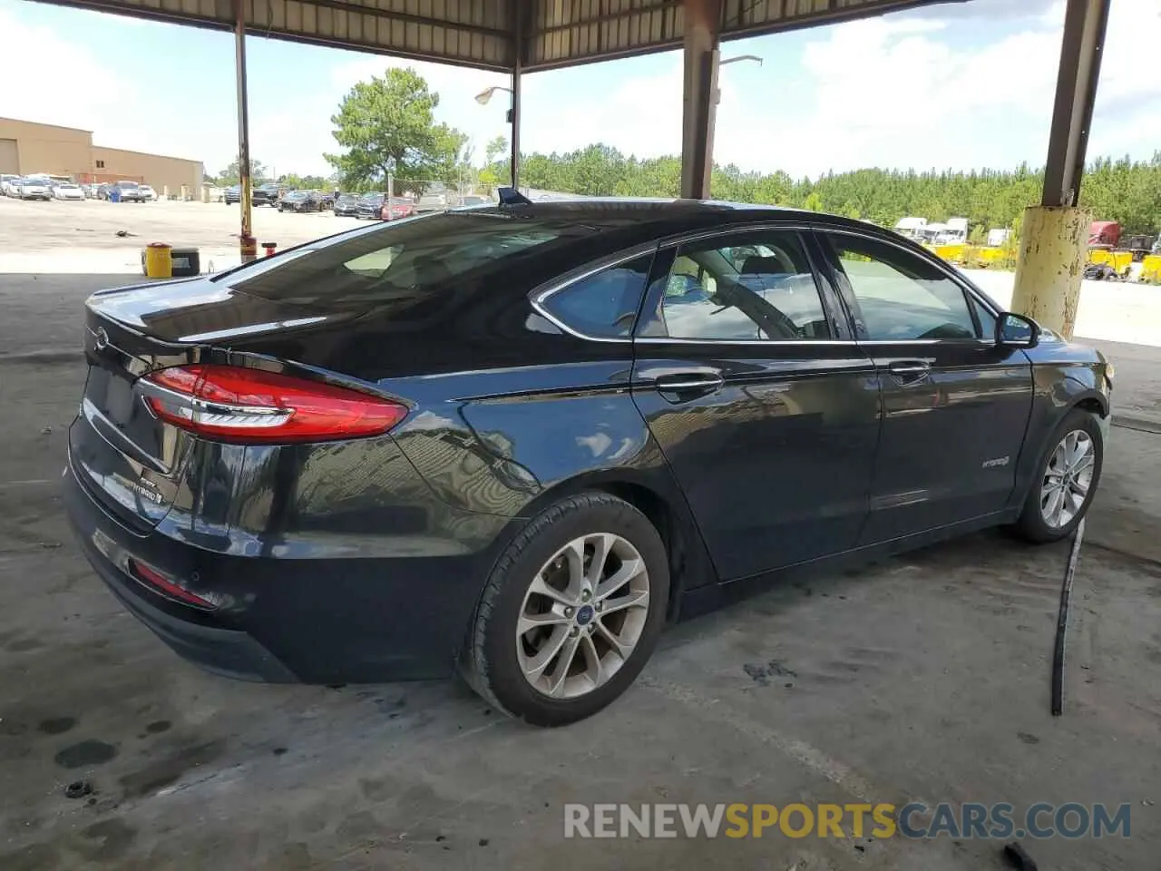 3 fotografías del automóvil dañado 3FA6P0MU8KR167010 FORD FUSION 2019