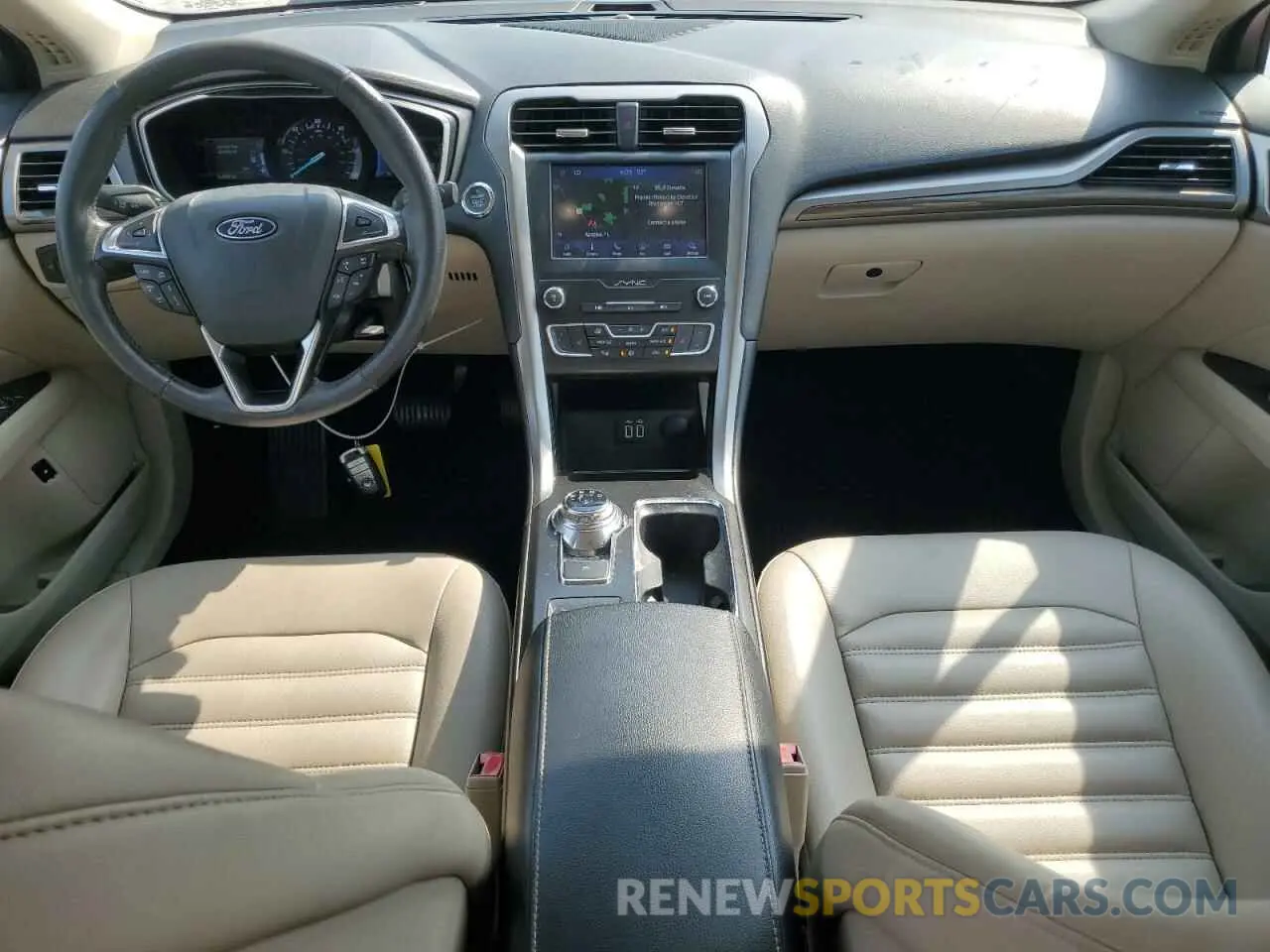 8 fotografías del automóvil dañado 3FA6P0MU9KR136851 FORD FUSION 2019
