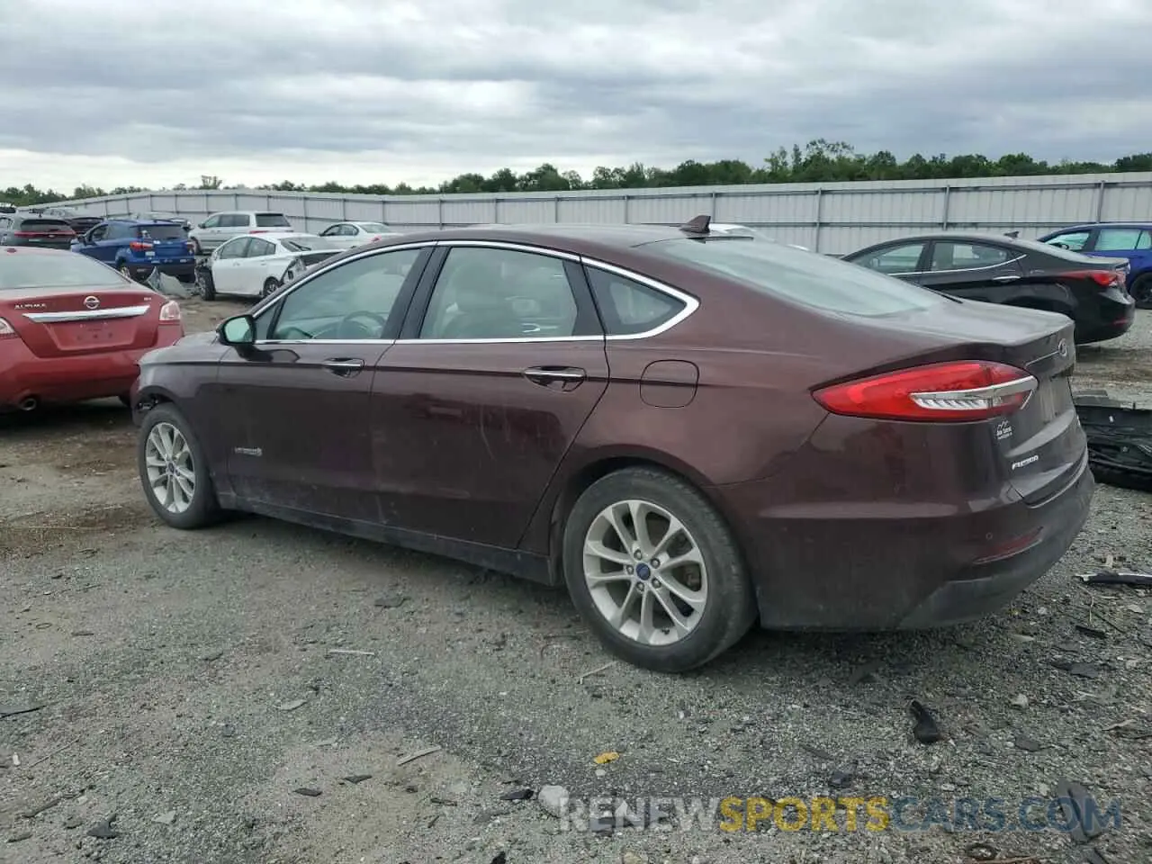 2 fotografías del automóvil dañado 3FA6P0MU9KR137126 FORD FUSION 2019