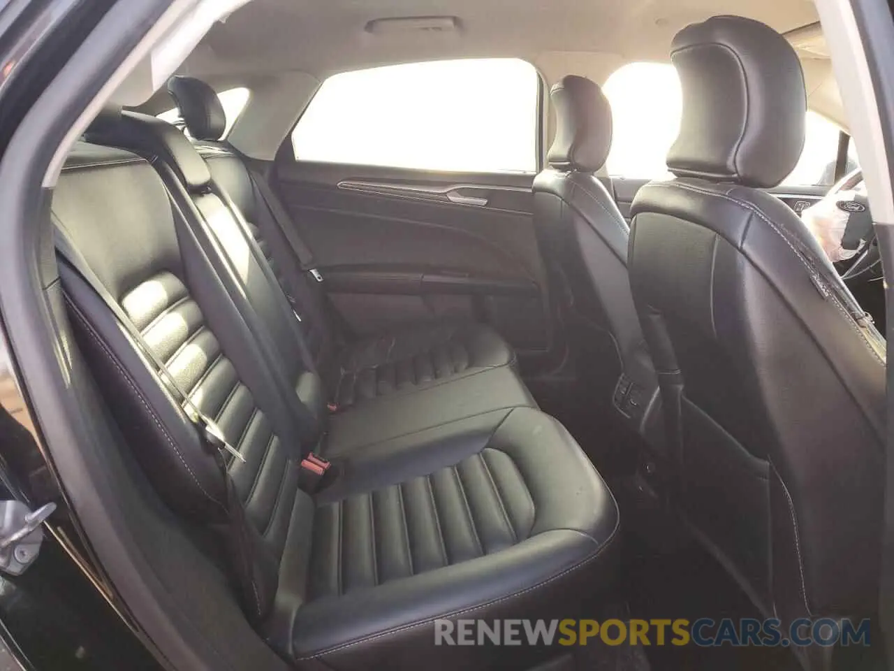 10 fotografías del automóvil dañado 3FA6P0MUXKR131383 FORD FUSION 2019