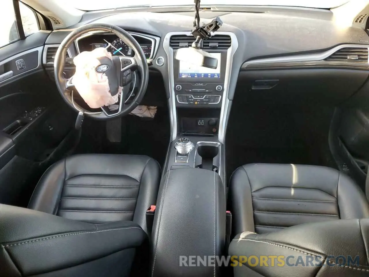 8 fotografías del automóvil dañado 3FA6P0MUXKR131383 FORD FUSION 2019