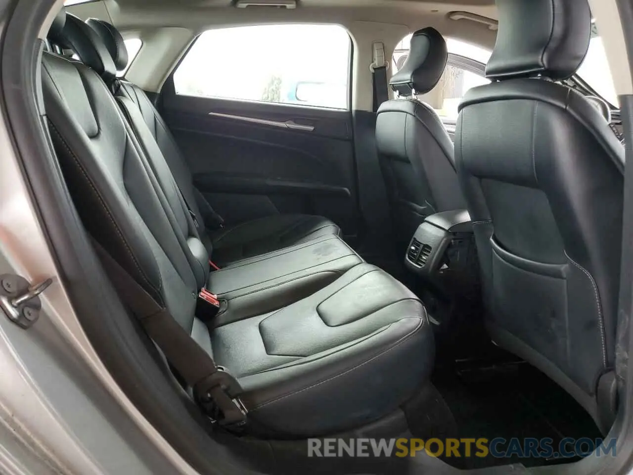 10 fotografías del automóvil dañado 3FA6P0RU0KR116433 FORD FUSION 2019