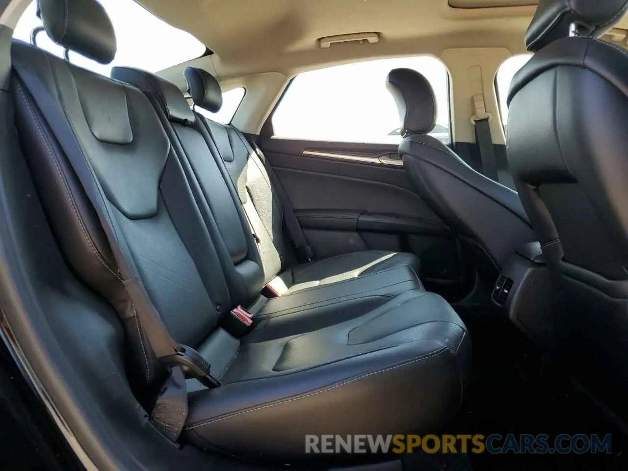 10 fotografías del automóvil dañado 3FA6P0RU1KR243210 FORD FUSION 2019