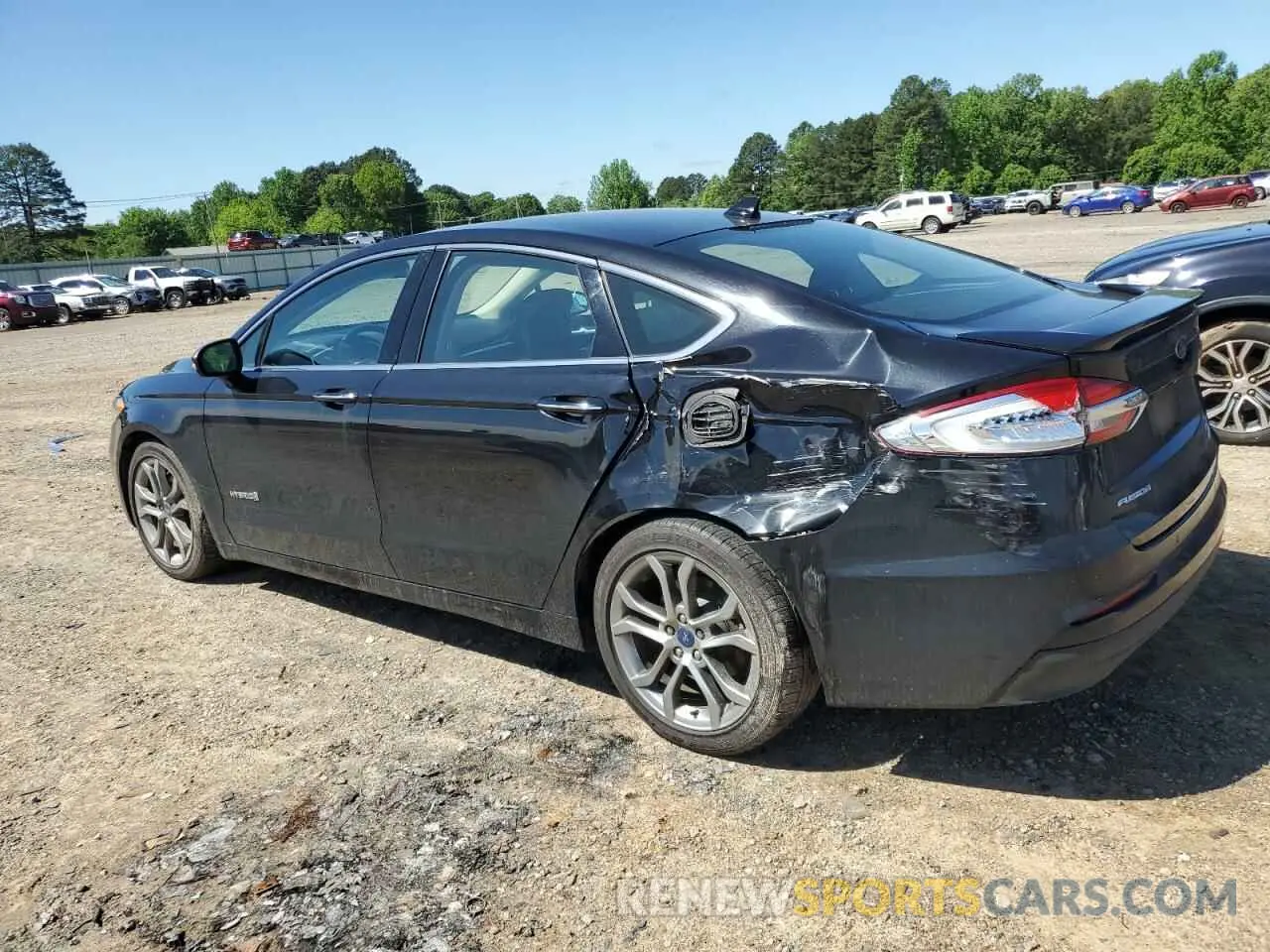 2 fotografías del automóvil dañado 3FA6P0RU1KR243210 FORD FUSION 2019