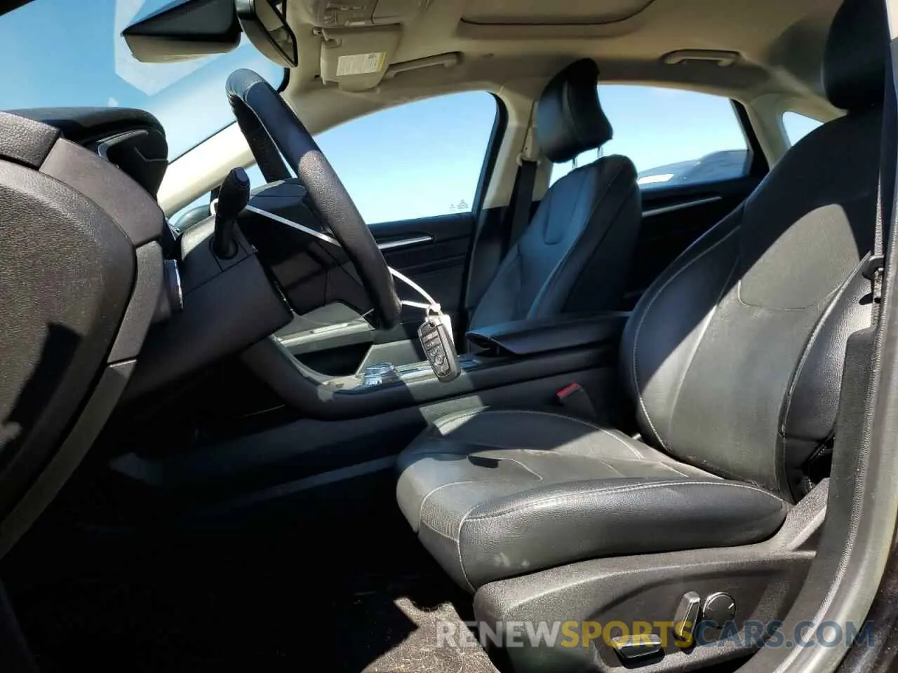 7 fotografías del automóvil dañado 3FA6P0RU1KR243210 FORD FUSION 2019