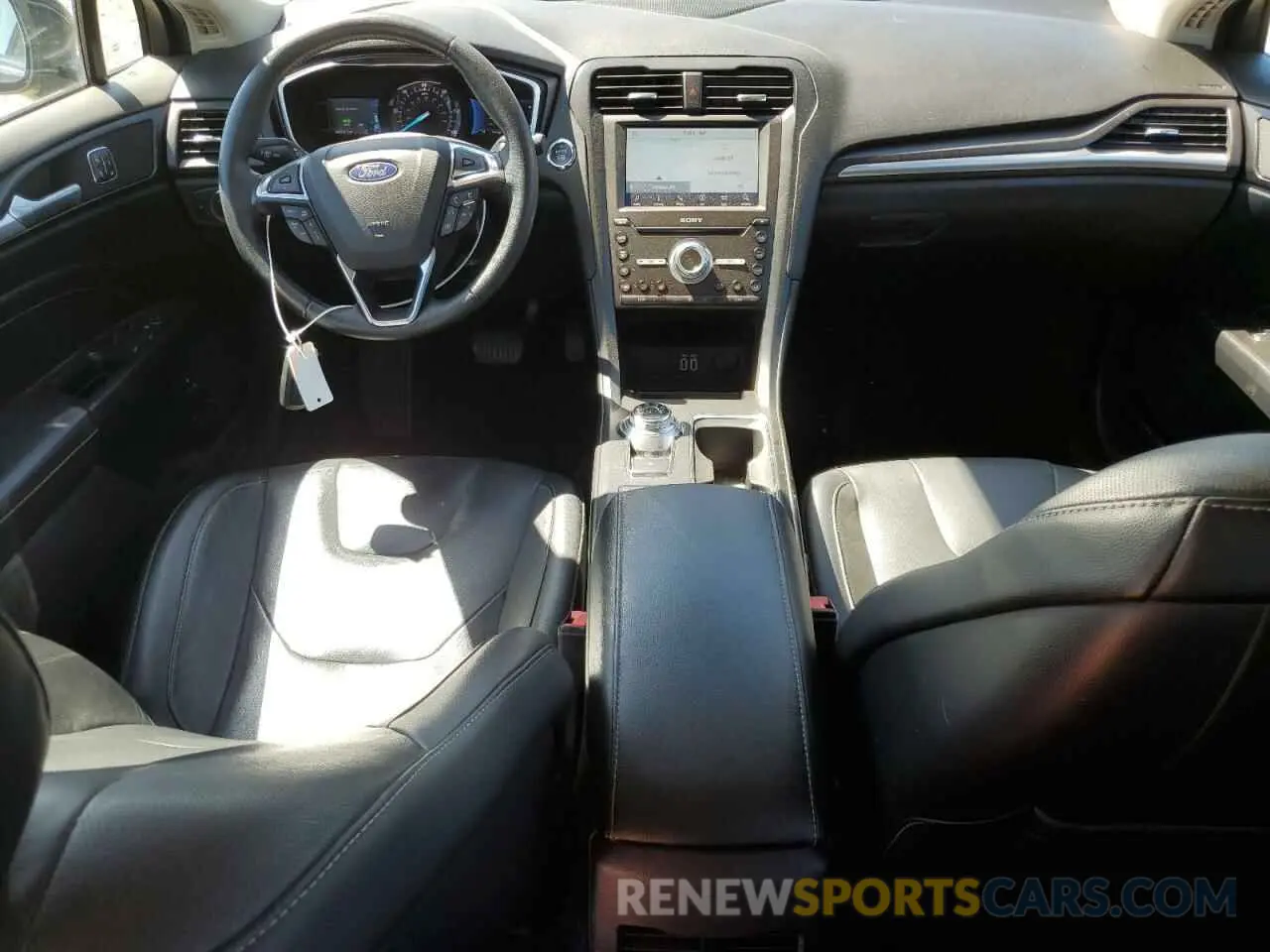 8 fotografías del automóvil dañado 3FA6P0RU1KR243210 FORD FUSION 2019