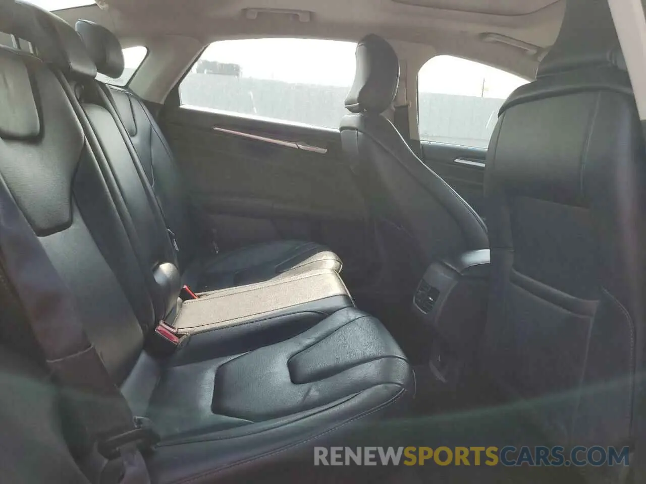 10 fotografías del automóvil dañado 3FA6P0RU1KR244051 FORD FUSION 2019
