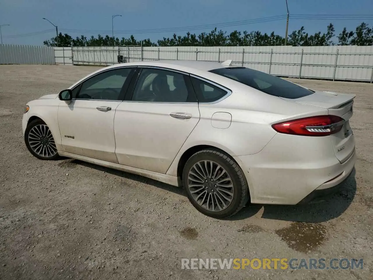 2 fotografías del automóvil dañado 3FA6P0RU1KR244051 FORD FUSION 2019