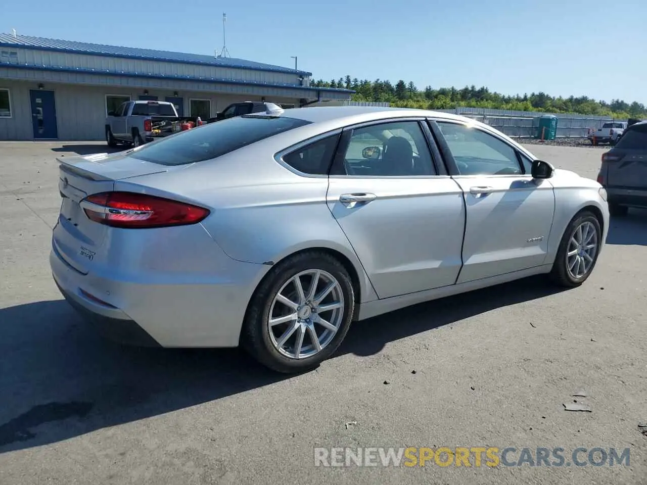 3 fotografías del automóvil dañado 3FA6P0RU1KR260816 FORD FUSION 2019