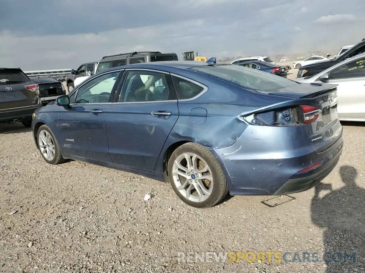 2 fotografías del automóvil dañado 3FA6P0RU3KR260316 FORD FUSION 2019