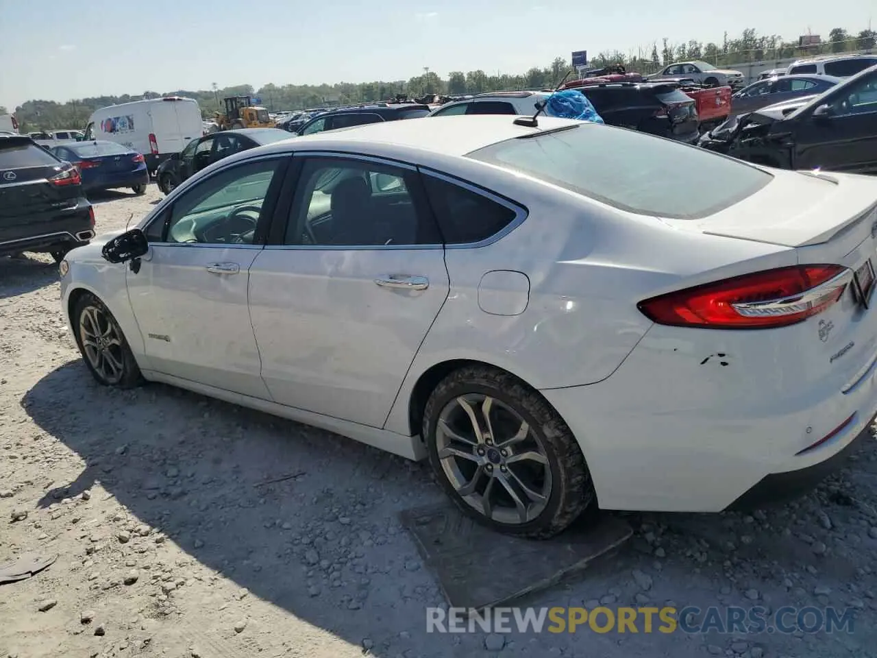 2 fotografías del automóvil dañado 3FA6P0RU5KR277649 FORD FUSION 2019