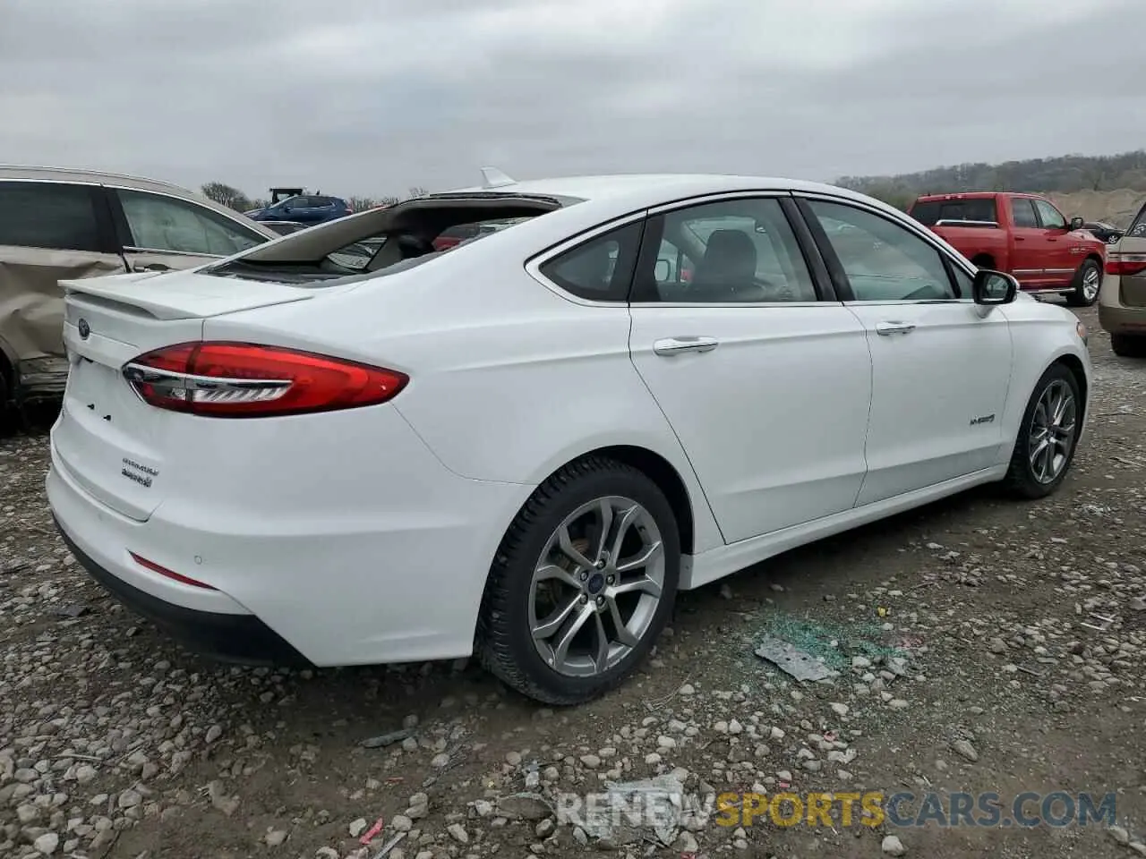 3 fotografías del automóvil dañado 3FA6P0RU6KR182386 FORD FUSION 2019