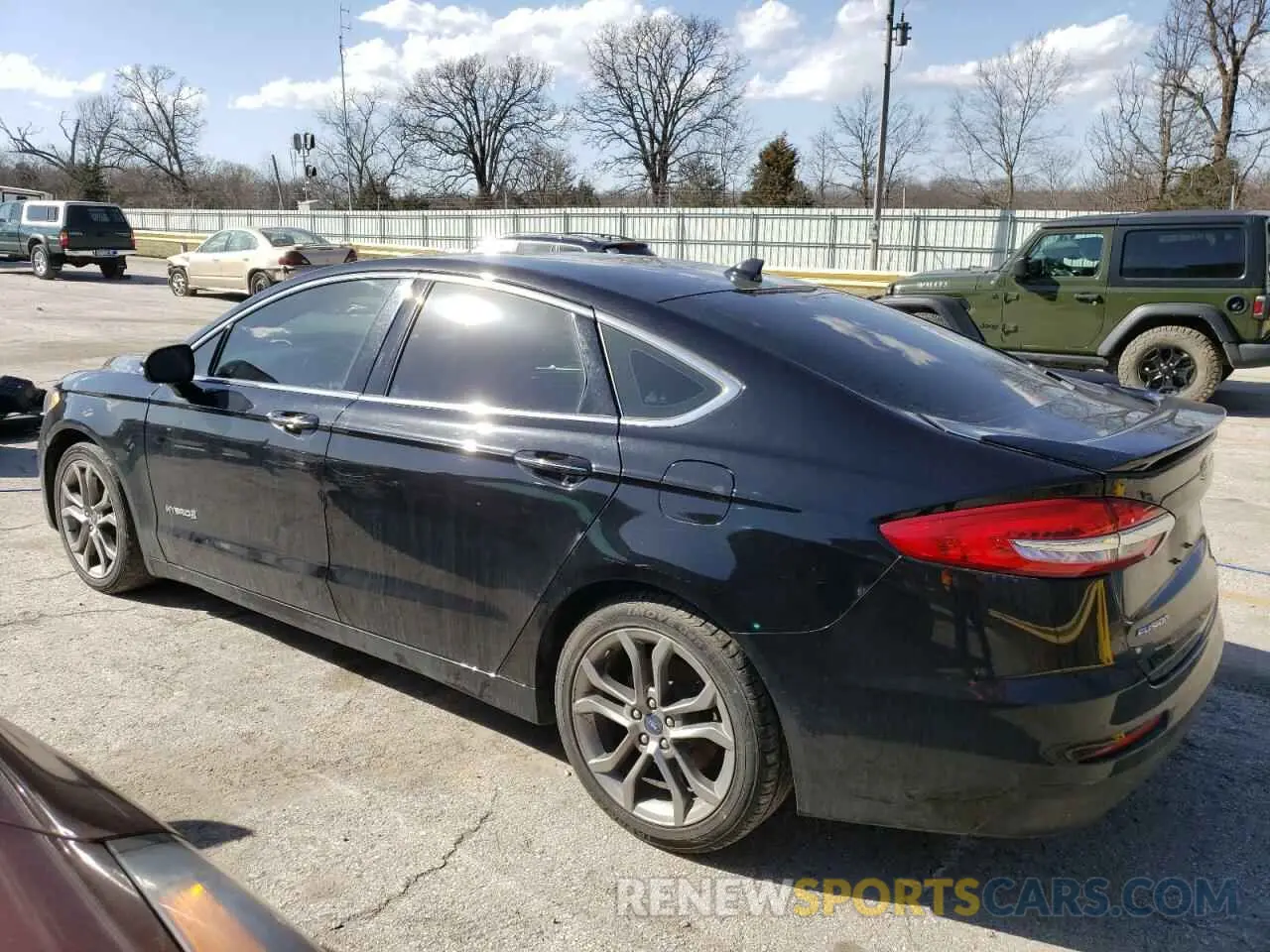2 fotografías del automóvil dañado 3FA6P0RU7KR123783 FORD FUSION 2019