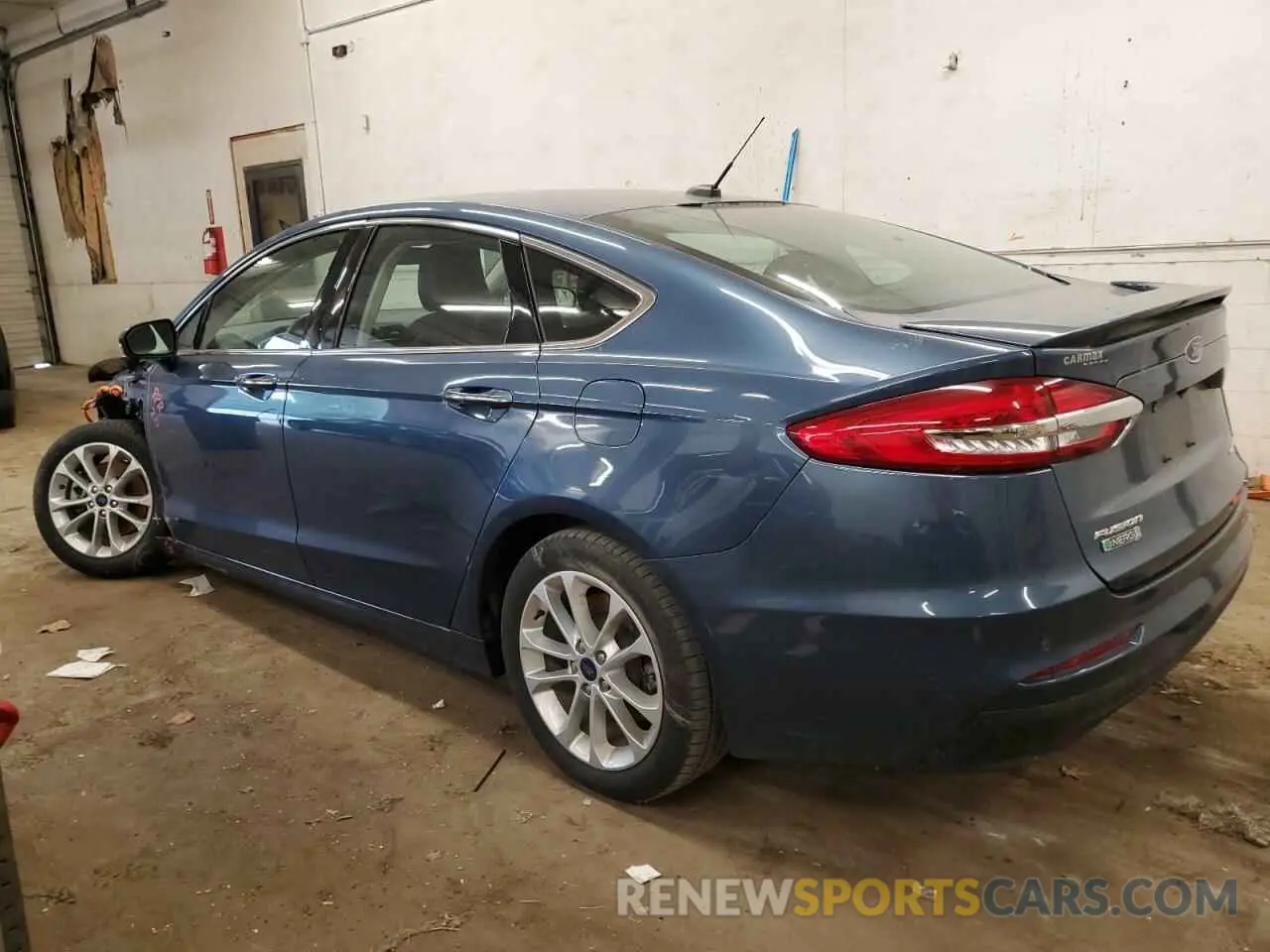 2 fotografías del automóvil dañado 3FA6P0SU1KR191541 FORD FUSION 2019