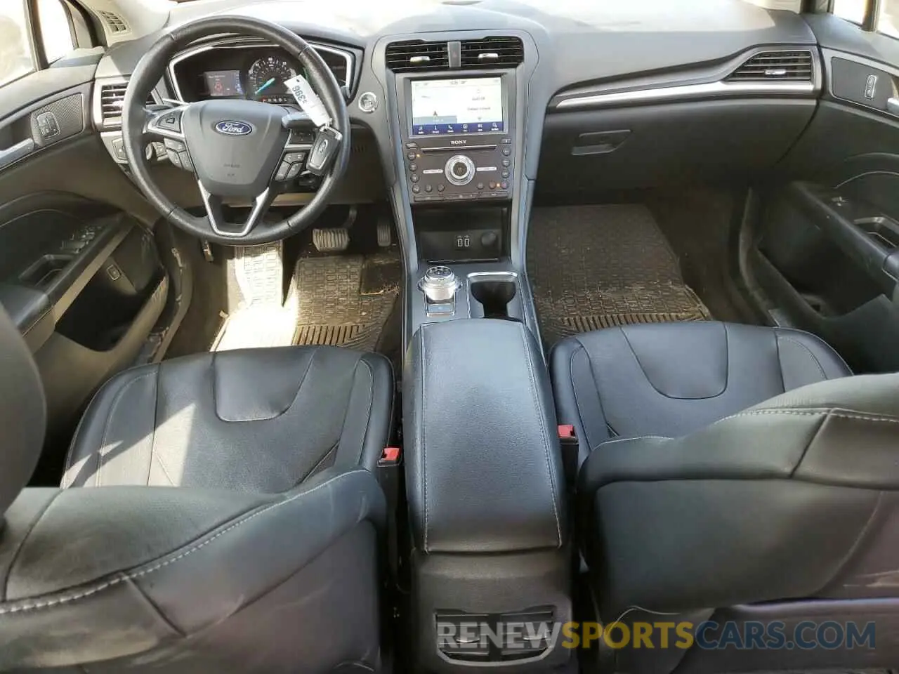 8 fotografías del automóvil dañado 3FA6P0SU2KR236244 FORD FUSION 2019