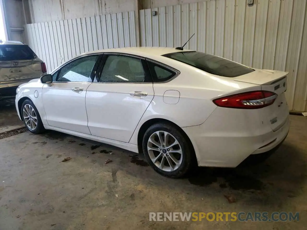 2 fotografías del automóvil dañado 3FA6P0SU5KR159675 FORD FUSION 2019