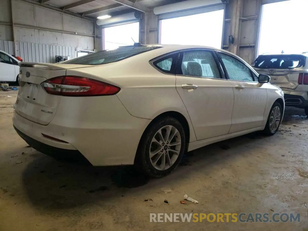 3 fotografías del automóvil dañado 3FA6P0SU5KR159675 FORD FUSION 2019