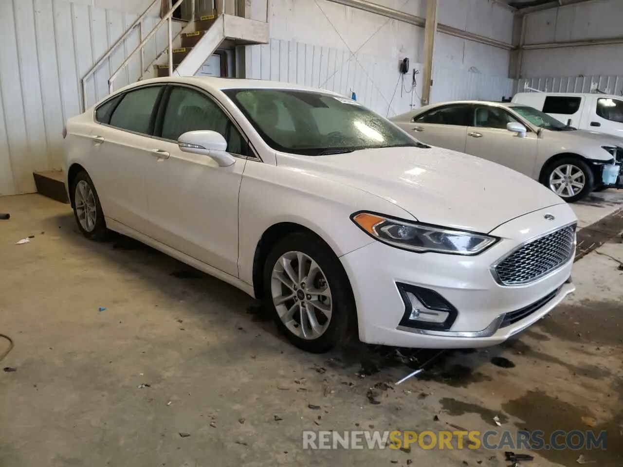 4 fotografías del automóvil dañado 3FA6P0SU5KR159675 FORD FUSION 2019