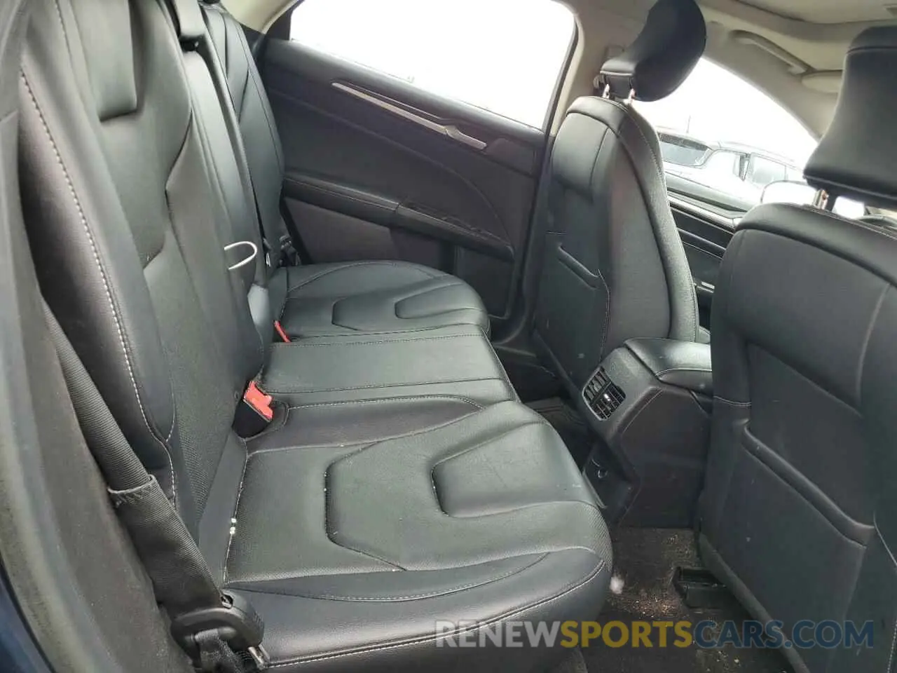 10 fotografías del automóvil dañado 3FA6P0SU6KR146448 FORD FUSION 2019