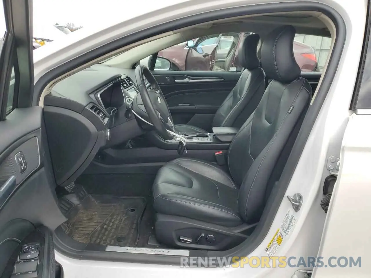 7 fotografías del automóvil dañado 3FA6P0SU6KR213095 FORD FUSION 2019