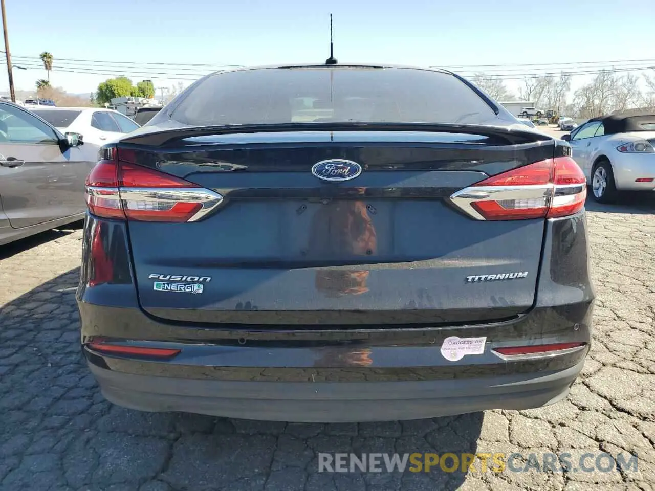 6 fotografías del automóvil dañado 3FA6P0SU9KR251811 FORD FUSION 2019
