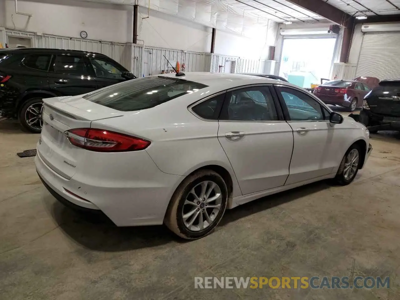 3 fotografías del automóvil dañado 3FA6P0SU9KR286932 FORD FUSION 2019