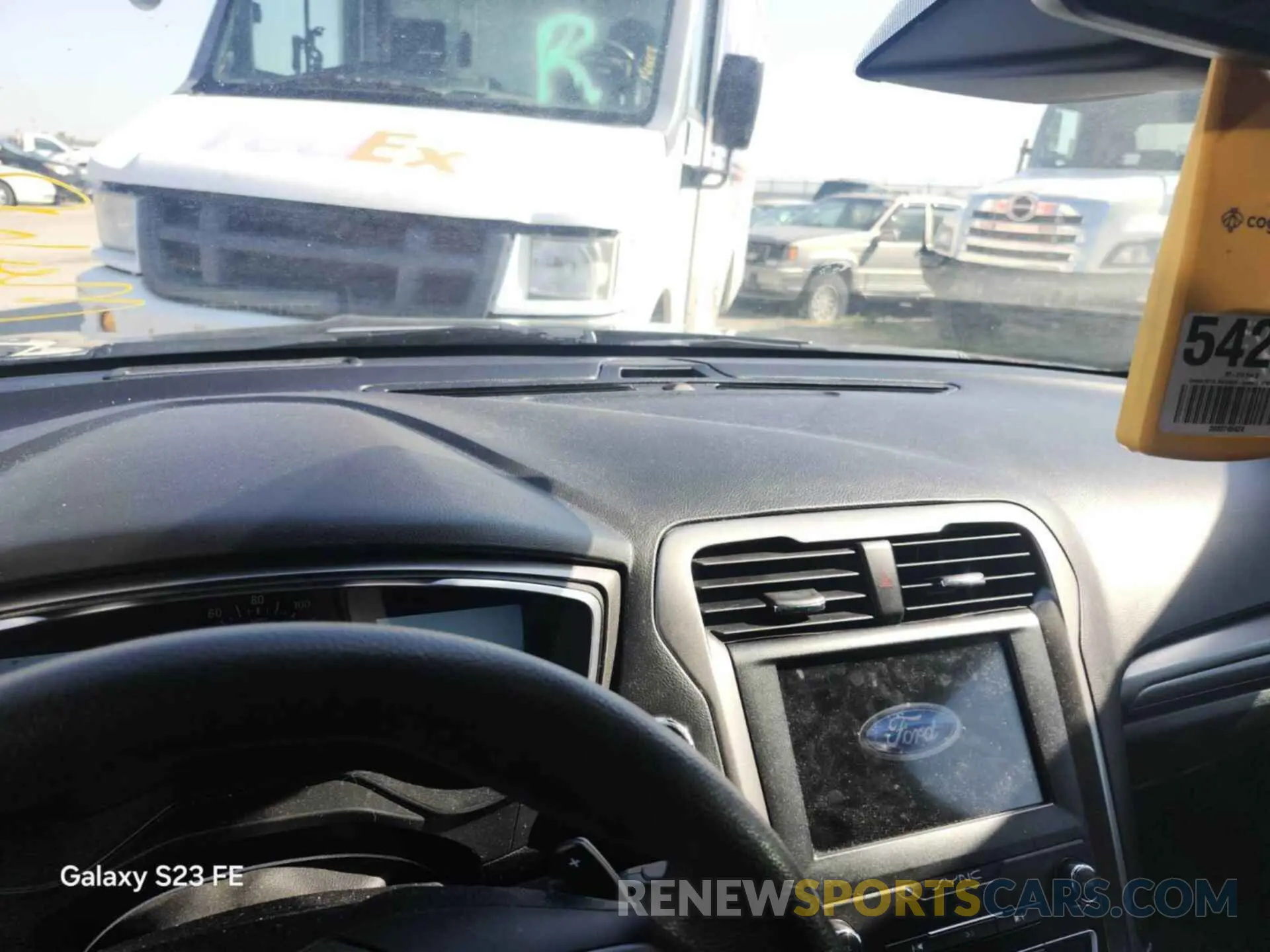 2 fotografías del automóvil dañado 3FA6P0T90KR239797 FORD FUSION 2019