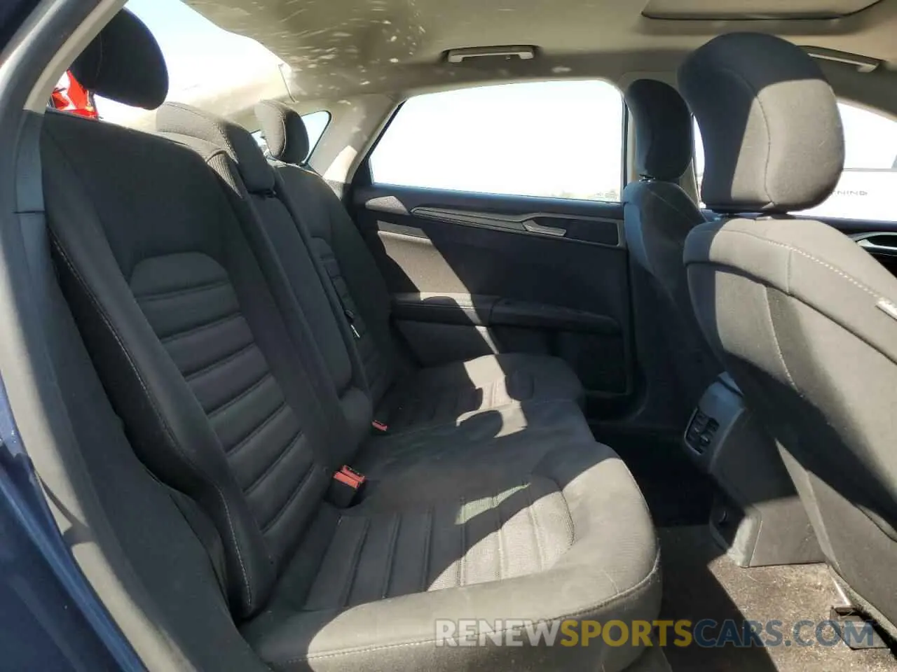10 fotografías del automóvil dañado 3FA6P0T90KR260360 FORD FUSION 2019