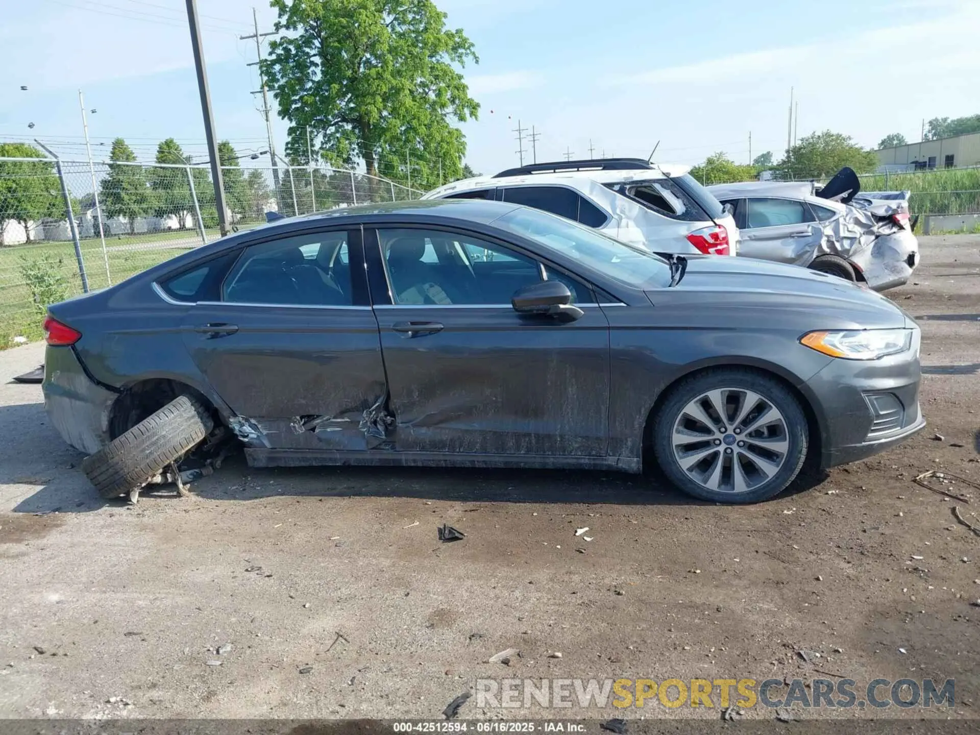 13 fotografías del automóvil dañado 3FA6P0T91KR147629 FORD FUSION 2019