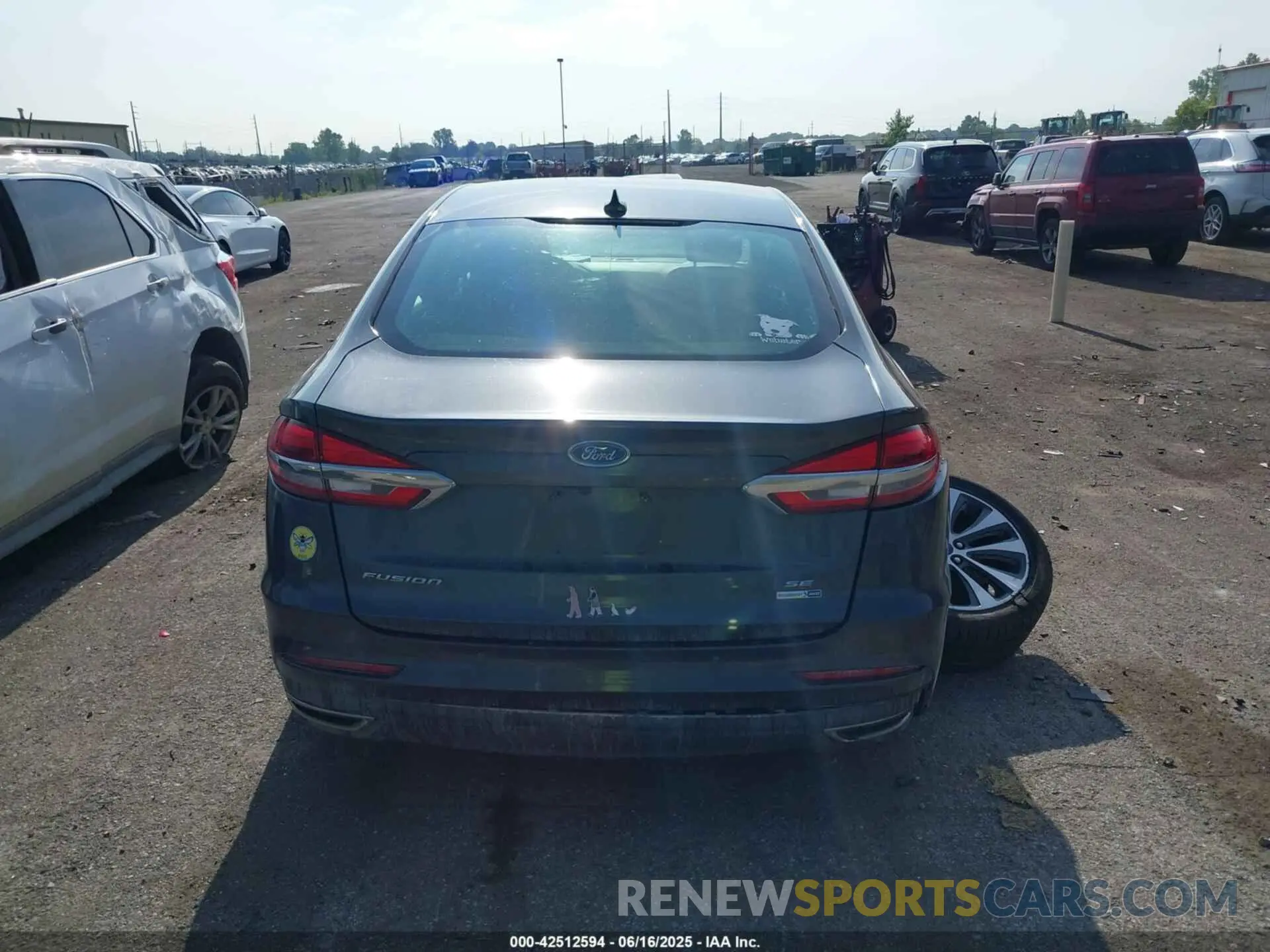 16 fotografías del automóvil dañado 3FA6P0T91KR147629 FORD FUSION 2019