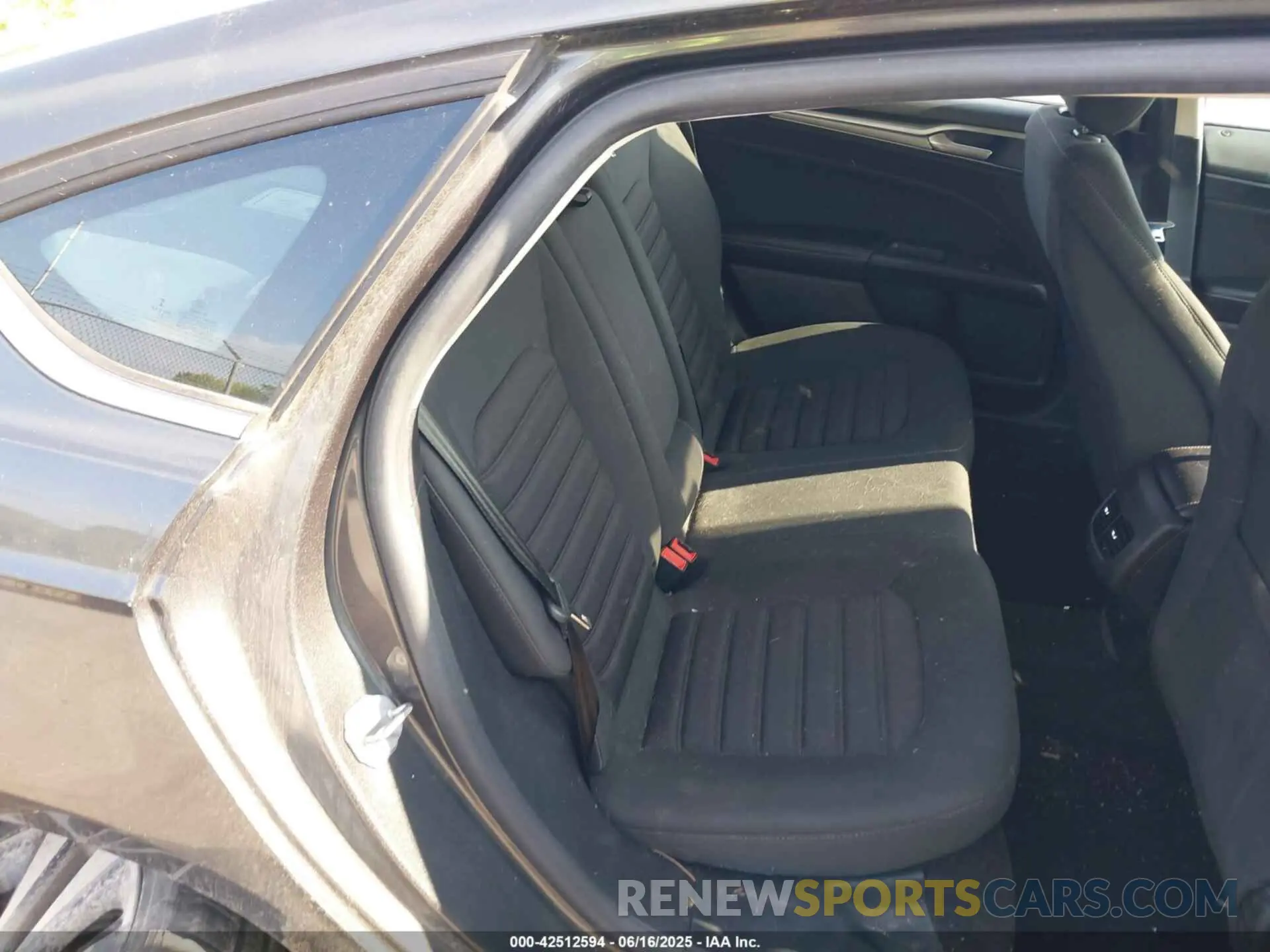 8 fotografías del automóvil dañado 3FA6P0T91KR147629 FORD FUSION 2019