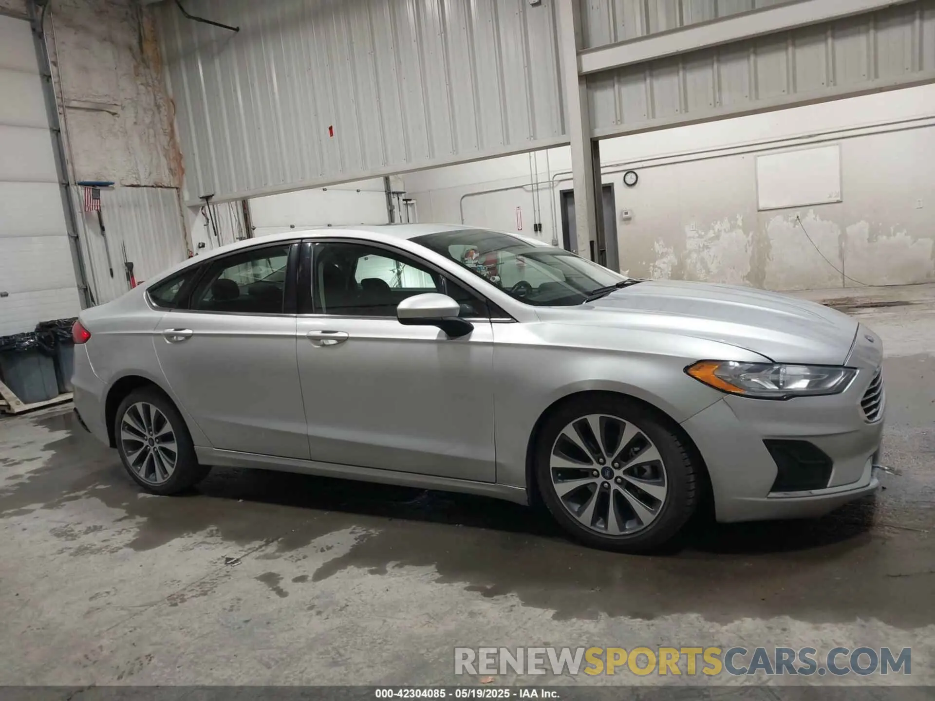 14 fotografías del automóvil dañado 3FA6P0T92KR261140 FORD FUSION 2019