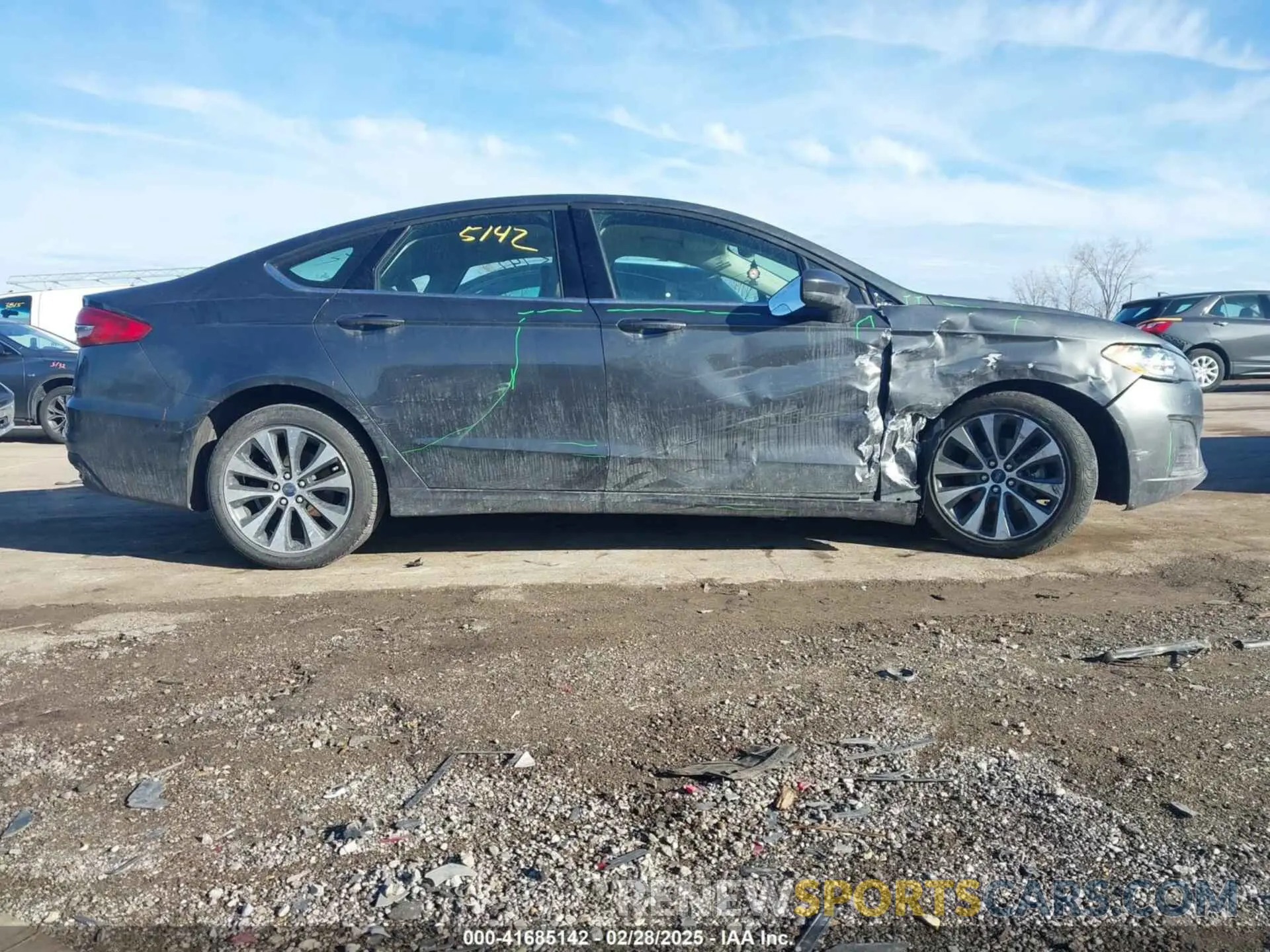 13 fotografías del automóvil dañado 3FA6P0T93KR183239 FORD FUSION 2019