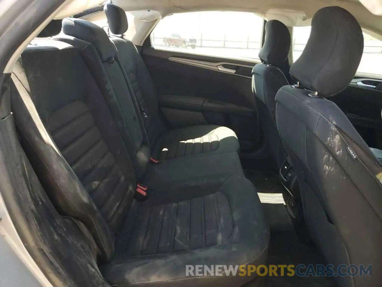 10 fotografías del automóvil dañado 3FA6P0T97KR232085 FORD FUSION 2019