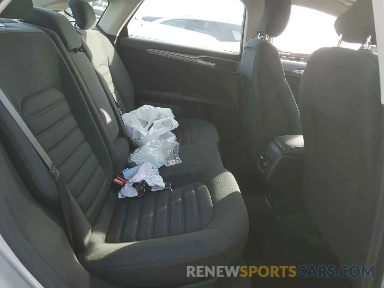 10 fotografías del automóvil dañado 3FA6P0T99KR237983 FORD FUSION 2019
