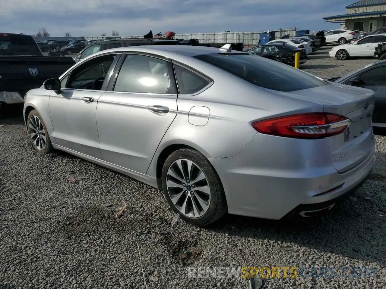 2 fotografías del automóvil dañado 3FA6P0T99KR237983 FORD FUSION 2019