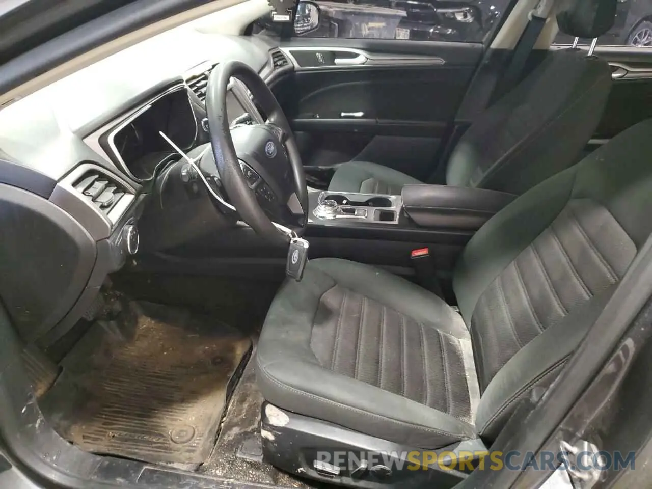 7 fotografías del automóvil dañado 3FA6P0T9XKR247700 FORD FUSION 2019