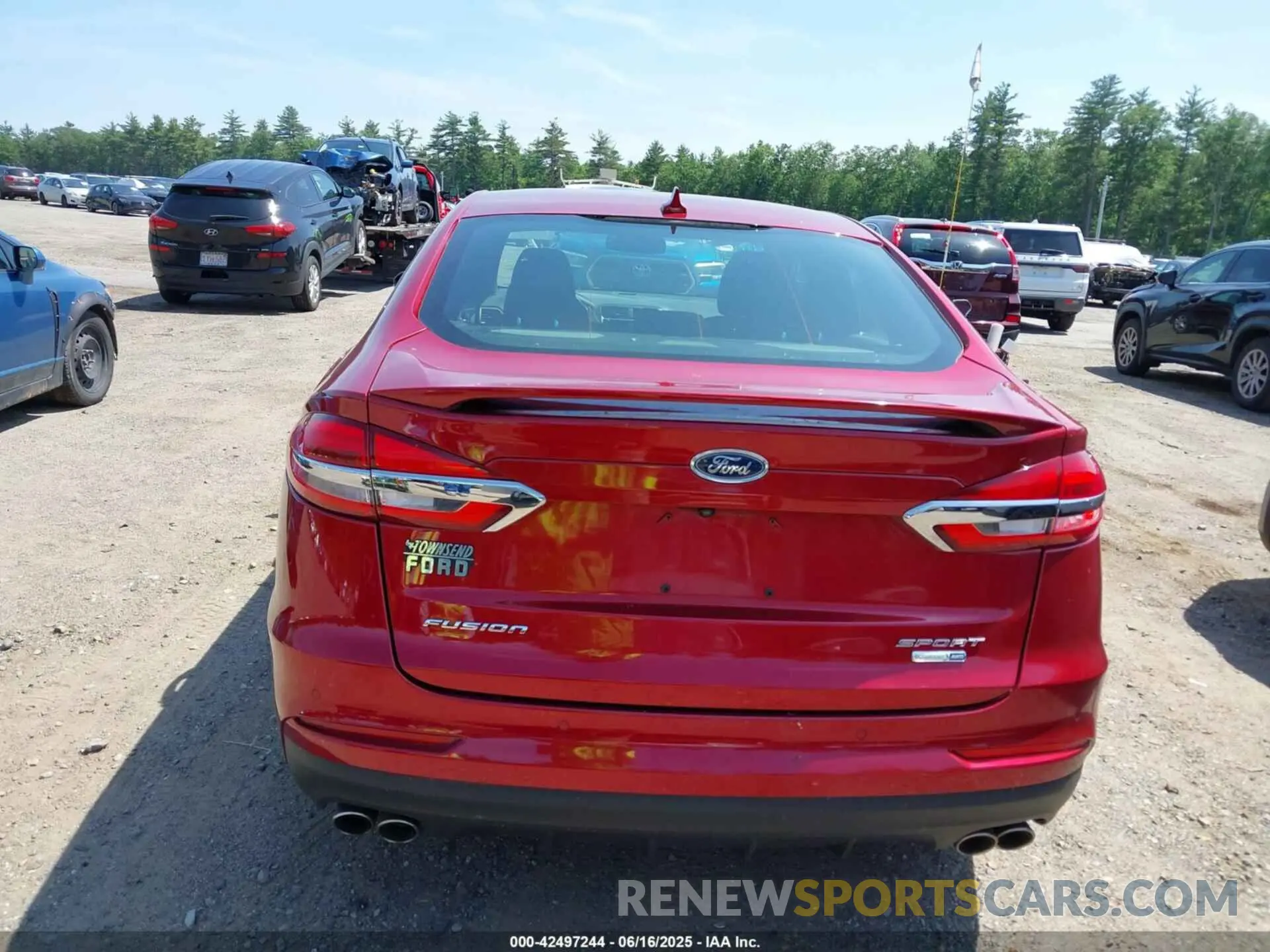 16 fotografías del automóvil dañado 3FA6P0VP5KR212168 FORD FUSION 2019
