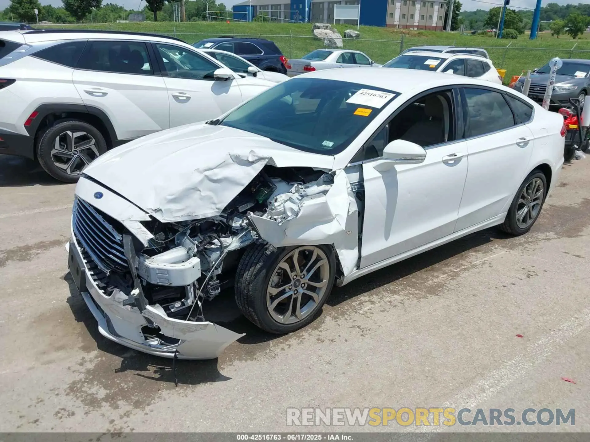 2 fotografías del automóvil dañado 3FA6P0CD3LR152711 FORD FUSION 2020