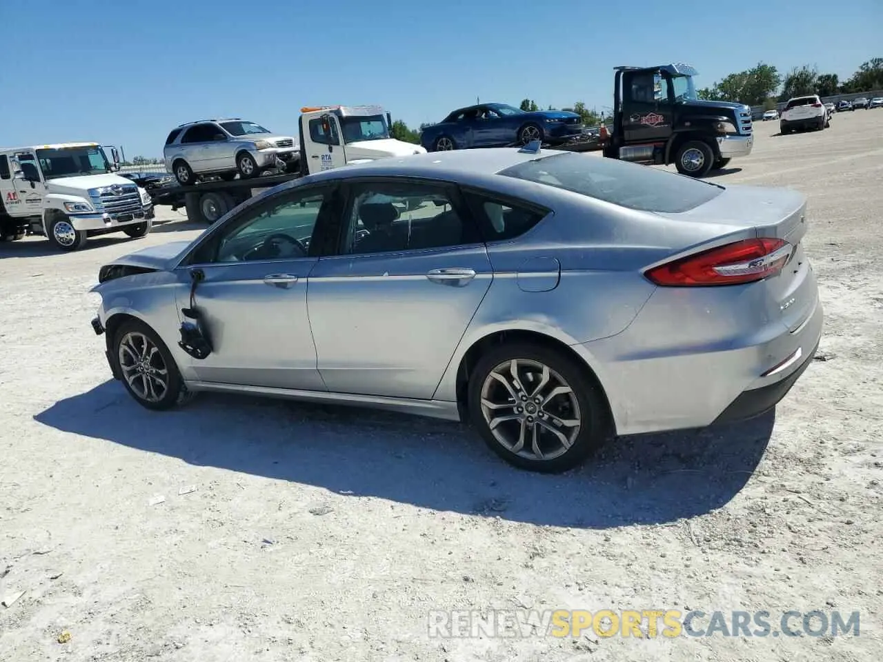 2 fotografías del automóvil dañado 3FA6P0CD4LR115327 FORD FUSION 2020