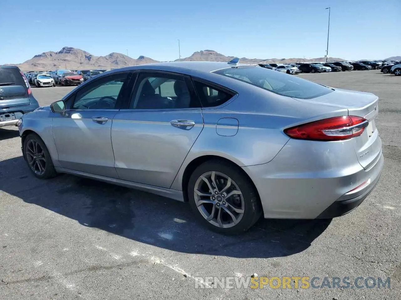 2 fotografías del automóvil dañado 3FA6P0CD6LR130198 FORD FUSION 2020